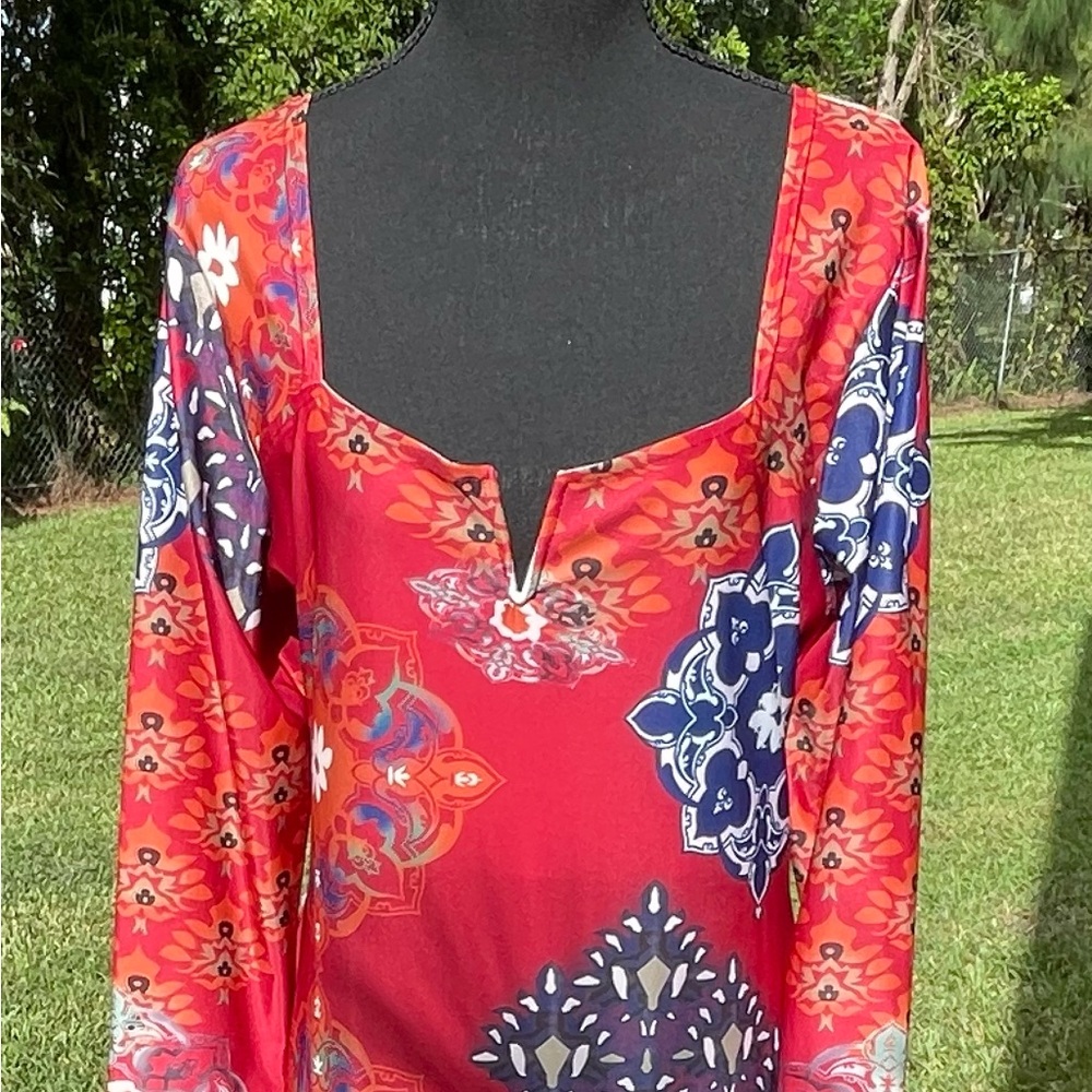 Red floral Bohemian vibe long maxi dress. V- neck pullover front smock Sz. 2XL